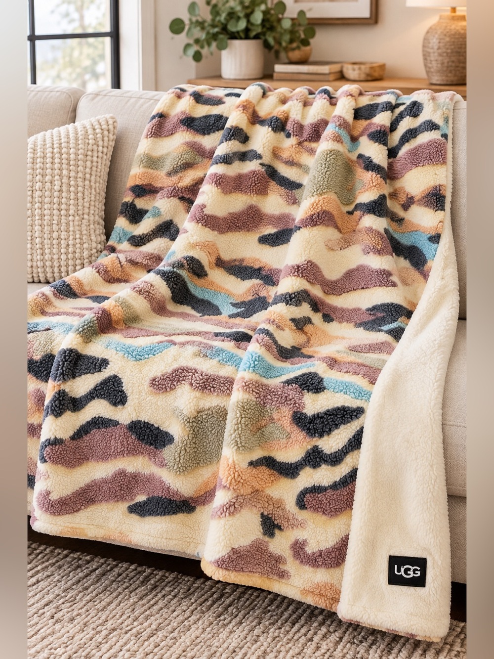 UGG Camo Sherpa Fleece Throw Blanket Neutral Multicolor Reversible Cozy Home